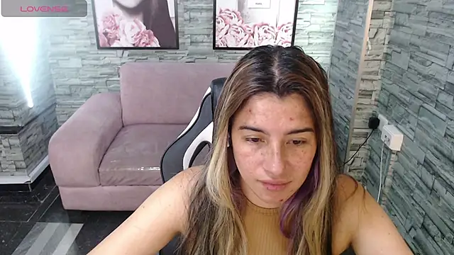 Snapshot of Valerie_b chatting on February 1, 2025, 3:08 am Valerie b online show from February 1, 2025, 3:08 am