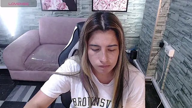 Snapshot of Valerie_b chatting on February 7, 2025, 6:45 am Valerie b online show from February 7, 2025, 6:45 am