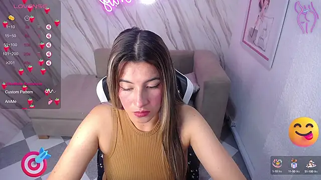 Snapshot of Valerie_b chatting on February 21, 2025, 6:18 am Valerie b online show from February 21, 2025, 6:18 am