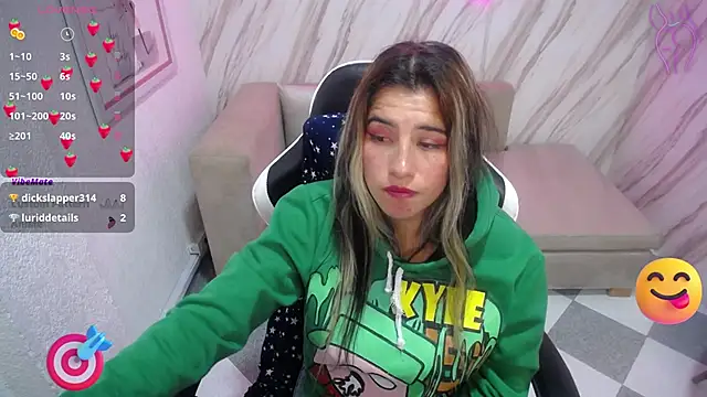 Snapshot of Valerie_b chatting on March 12, 2025, 9:12 am Valerie b online show from March 12, 2025, 9:12 am