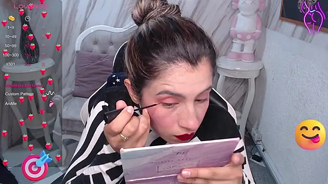 Snapshot of Valerie_b chatting on March 13, 2025, 3:11 am Valerie b online show from March 13, 2025, 3:11 am