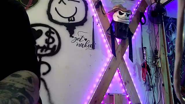 KRYZTALYNXXX online show from December 27, 2024, 3:48 pm