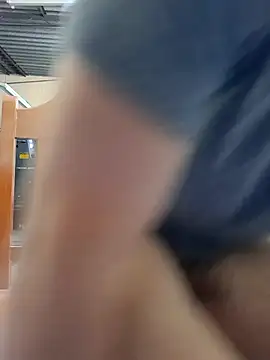 Snapshot of strokvic chatting on February 19, 2026, 10:39 pm strokvic online show from February 19, 2026, 10:39 pm