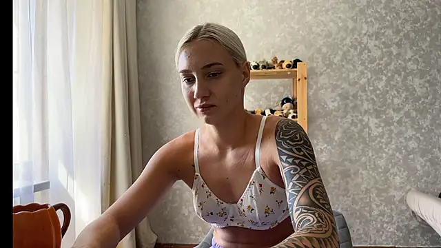 AnneBall online show from September 13, 2025, 8:25 am