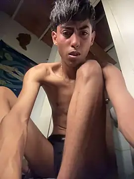 Mauuu18 online show from April 12, 2026, 2:49 am