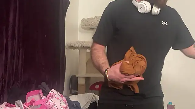 Snapshot of SpunCandy chatting on February 28, 2026, 9:27 pm SpunCandy online show from February 28, 2026, 9:27 pm