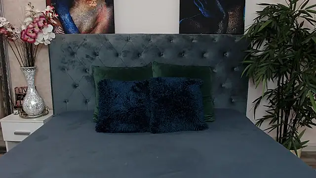 MissJuliax online show from January 20, 2025, 6:53 am