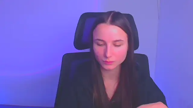 Eva Janee online show from December 18, 2024, 10:30 am