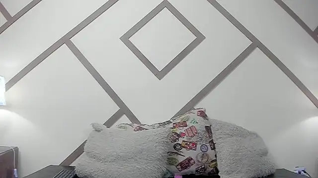 FernandaClar online show from April 5, 2026, 1:19 pm