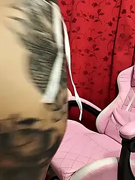 angela20  online show from December 18, 2025, 8:04 pm