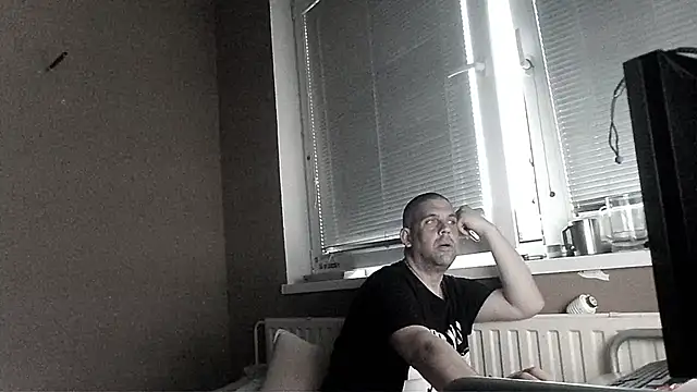 YouWantMe666 online show from June 25, 2026, 7:07 pm