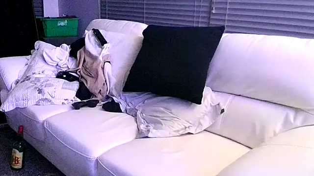 Snapshot of longthicknslick chatting on November 13, 2025, 9:41 am longthicknslick online show from November 13, 2025, 9:41 am