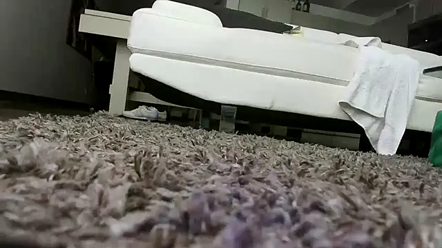 Snapshot of longthicknslick chatting on February 16, 2026, 8:05 pm longthicknslick online show from February 16, 2026, 8:05 pm