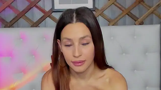 Snapshot of SelenaRousey chatting on December 28, 2024, 11:52 am SelenaRousey online show from December 28, 2024, 11:52 am