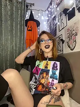 MoonAgnes online show from March 4, 2026, 1:33 am