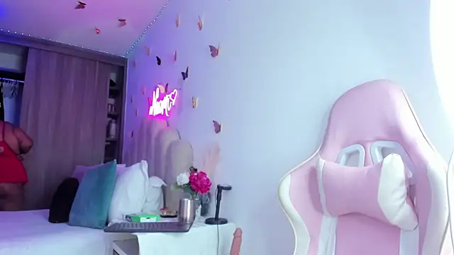 Snapshot of NaomiAsha chatting on January 7, 2026, 1:46 pm NaomiAsha online show from January 7, 2026, 1:46 pm