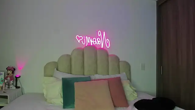 Snapshot of NaomiAsha chatting on February 20, 2026, 8:20 pm NaomiAsha online show from February 20, 2026, 8:20 pm