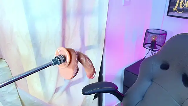 Lizz Tender online show from January 7, 2025, 3:33 pm