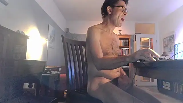 Snapshot of RolfS chatting on September 20, 2025, 9:38 pm RolfS online show from September 20, 2025, 9:38 pm