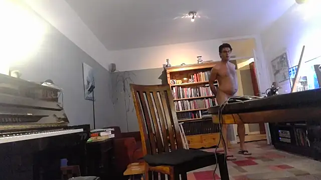 Snapshot of RolfS chatting on October 12, 2025, 9:58 pm RolfS online show from October 12, 2025, 9:58 pm