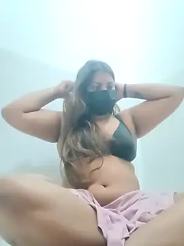 Snapshot of Hotmilfxox chatting on December 9, 2024, 12:45 am Hotmilfxox online show from December 9, 2024, 12:45 am