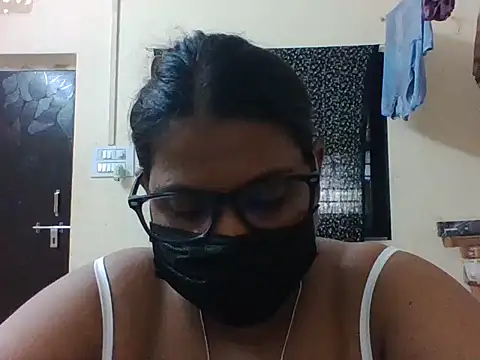 Hotmilfxox online show from May 30, 2026, 8:55 am
