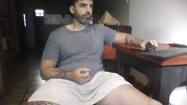 ozzypsico13 online show from November 5, 2025, 11:21 am