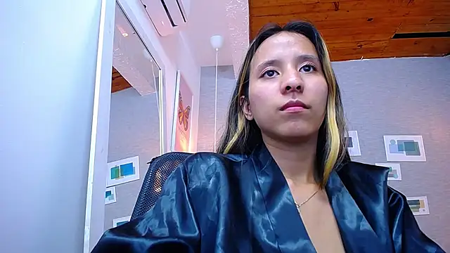 Skinny hottie18 online show from January 10, 2025, 10:57 pm