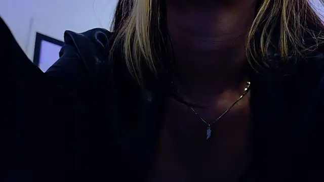 Skinny hottie18 online show from February 10, 2025, 4:58 pm