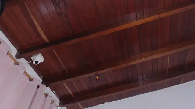 Snapshot of Amara_Red chatting on December 15, 2025, 11:25 am Amara Red online show from December 15, 2025, 11:25 am