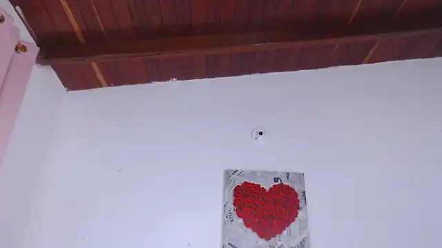 Amara Red online show from April 9, 2026, 11:54 pm