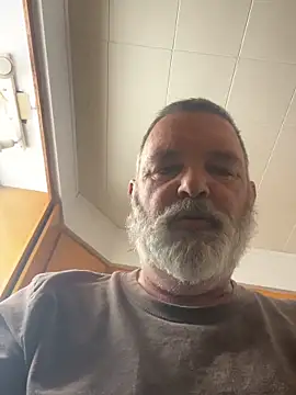 Frenchpoo online show from February 16, 2026, 5:09 pm