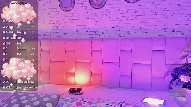 Snapshot of Ari_sunshine_ chatting on December 27, 2024, 7:03 pm Ari sunshine online show from December 27, 2024, 7:03 pm