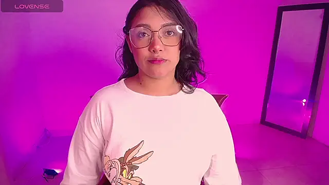 DIANEE 01 online show from October 14, 2025, 11:49 pm