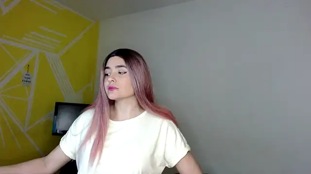 Snapshot of Nikolle_Rouss chatting on January 3, 2025, 11:01 pm Nikolle Rouss online show from January 3, 2025, 11:01 pm