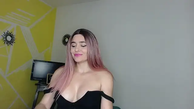 Snapshot of Nikolle_Rouss chatting on January 31, 2025, 7:29 am Nikolle Rouss online show from January 31, 2025, 7:29 am