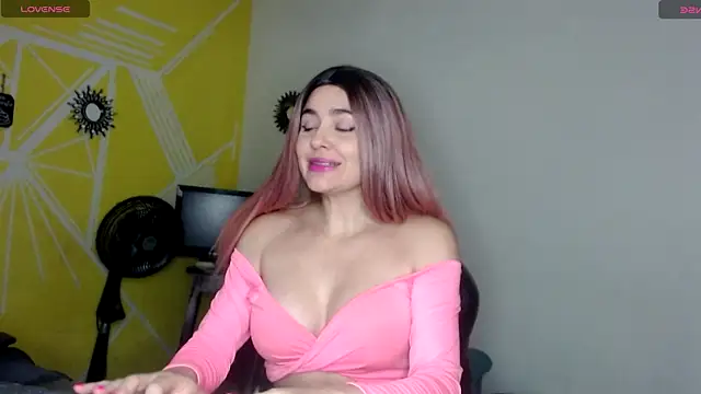 Snapshot of Nikolle_Rouss chatting on February 28, 2025, 6:43 am Nikolle Rouss online show from February 28, 2025, 6:43 am