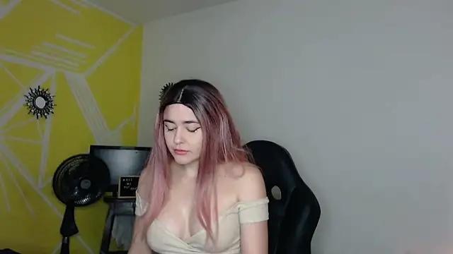 Snapshot of Nikolle_Rouss chatting on September 19, 2025, 3:24 pm Nikolle Rouss online show from September 19, 2025, 3:24 pm