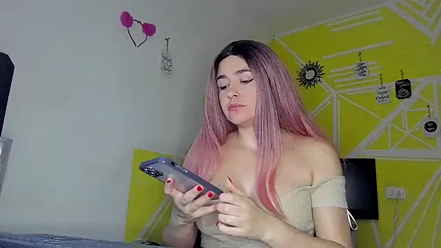 Snapshot of Nikolle_Rouss chatting on November 11, 2025, 4:40 pm Nikolle Rouss online show from November 11, 2025, 4:40 pm