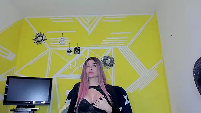 Snapshot of Nikolle_Rouss chatting on November 28, 2025, 9:50 pm Nikolle Rouss online show from November 28, 2025, 9:50 pm