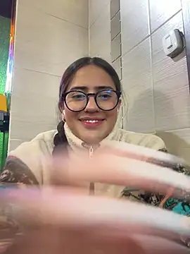 Paris-love online show from March 8, 2025, 9:18 pm