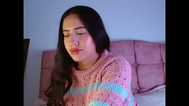 Paris-love online show from November 2, 2025, 10:45 pm