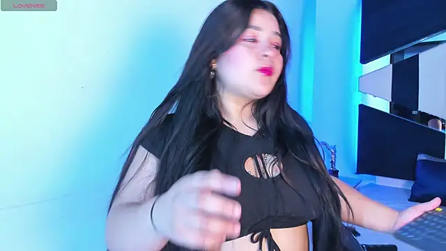 SamanthaFerrer  online show from January 13, 2025, 9:09 pm