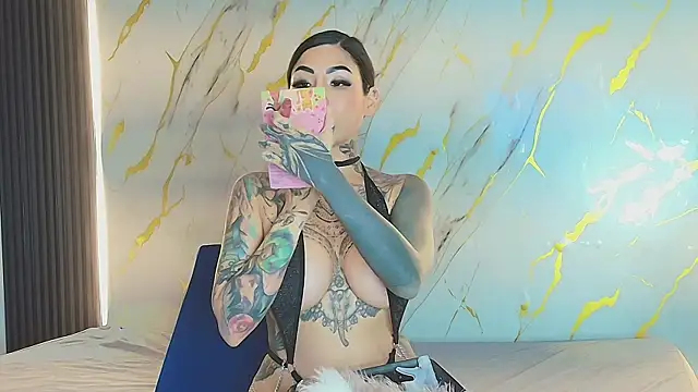 EmiliMontero online show from July 29, 2026, 1:59 am
