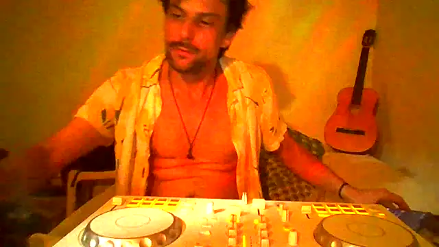 couplemilk online show from February 5, 2026, 2:16 am