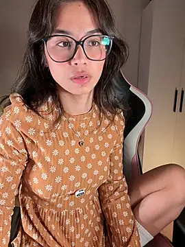 Adriennesexxx online show from March 21, 2026, 7:06 pm