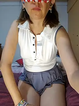 Snapshot of Lunababymylove chatting on January 6, 2025, 3:31 am Lunababymylove online show from January 6, 2025, 3:31 am