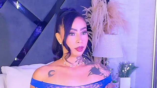 Snapshot of GiahDaniels chatting on July 1, 2026, 9:03 pm GiahDaniels online show from July 1, 2026, 9:03 pm