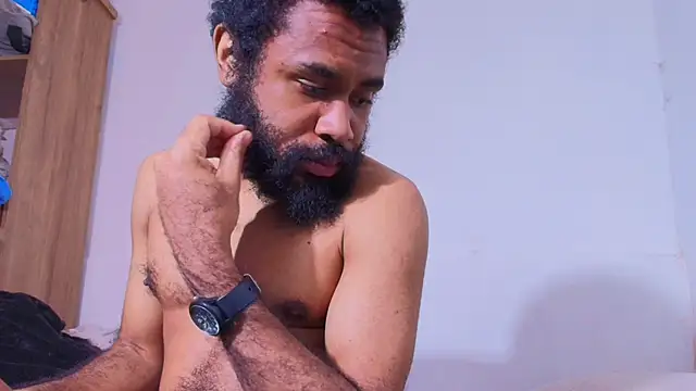KaelMoreau online show from May 19, 2026, 2:56 pm