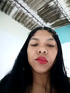 Snapshot of DIORA_Latina chatting on December 15, 2025, 2:10 pm DIORA Latina online show from December 15, 2025, 2:10 pm